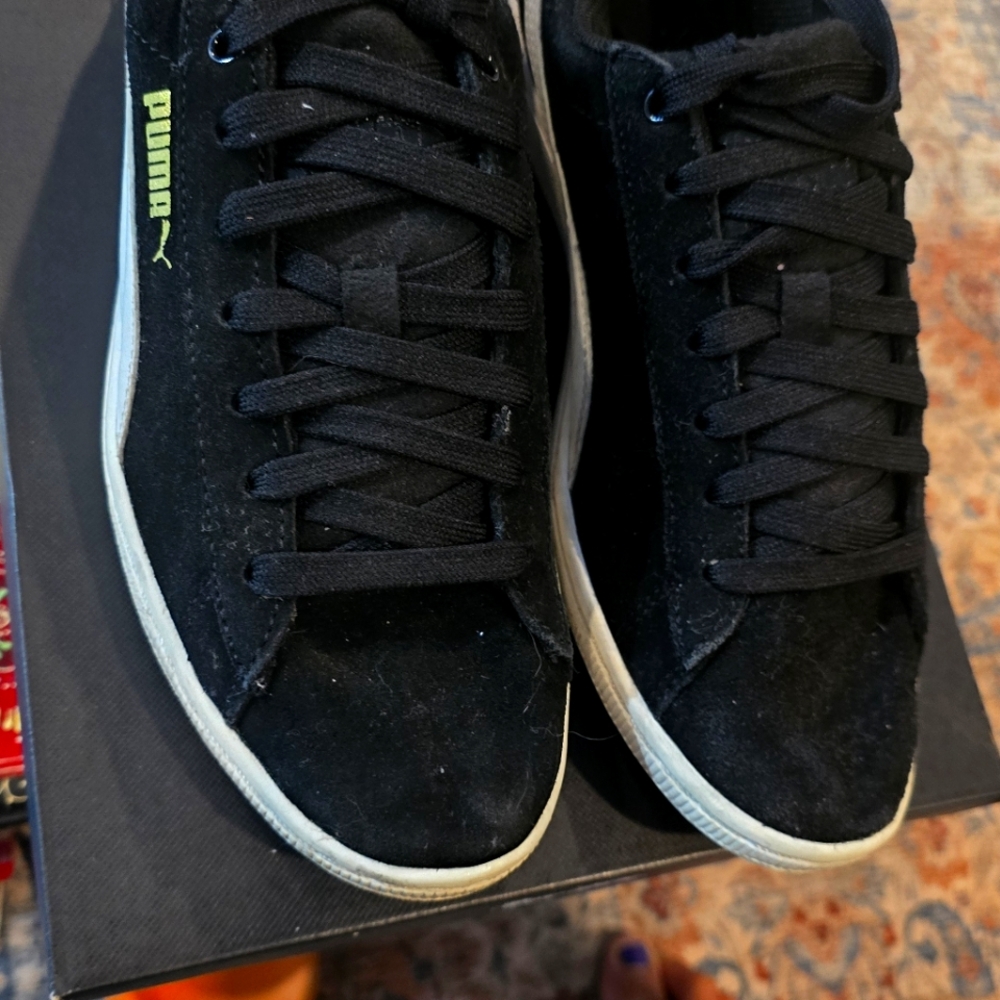 Puma Shoes Womens 8.5 Vikky Comfort Low Sneakers  Black Suede Lace Up